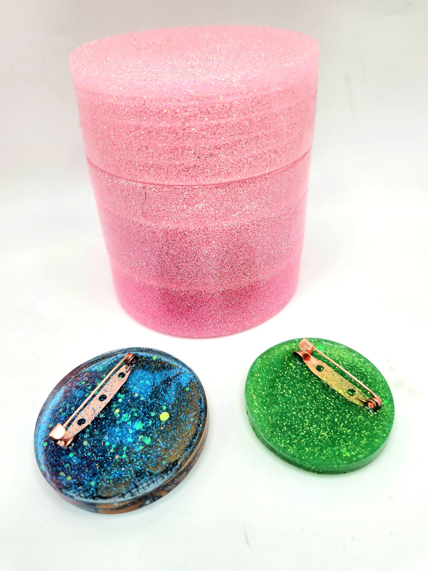 Prototypes!! SU & EEnE Pins & jar