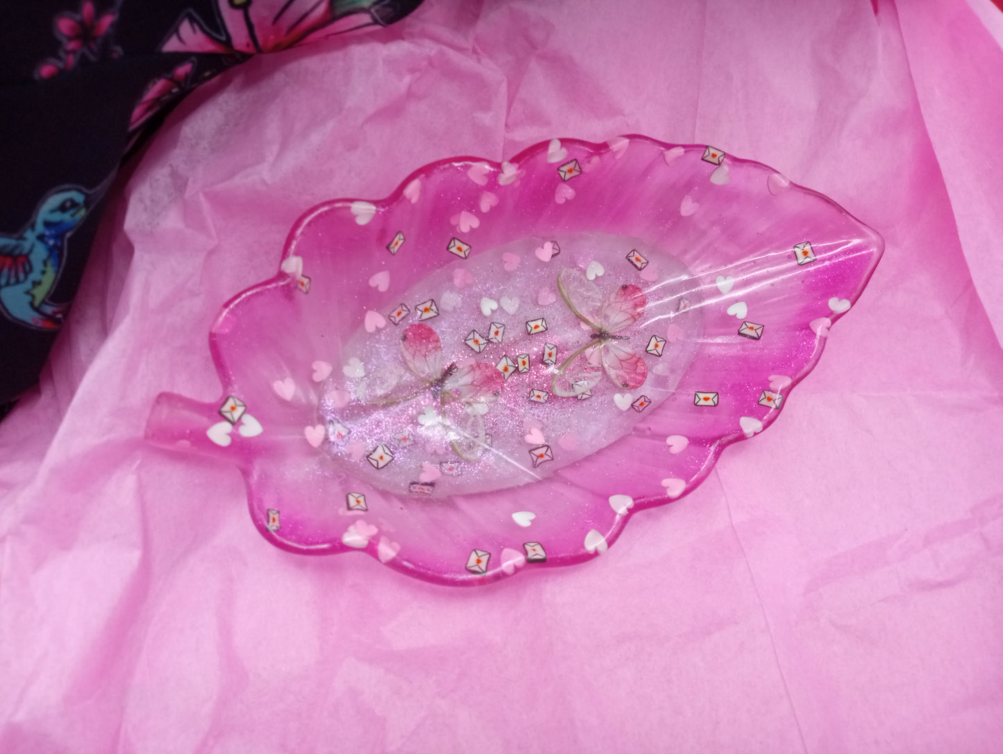 Valentine's Day "Love Bugs" Faux Butterflies - Light Pink - Resin Leaf Tray