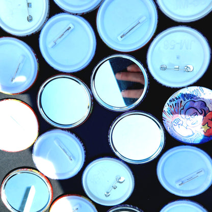 BUTTONS & MIRRORS: Steven Universe 2.25" HOLO Buttons!