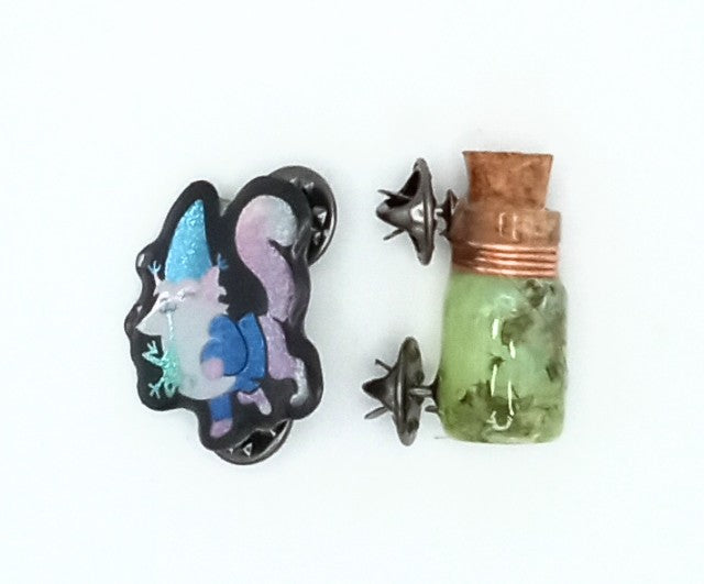 Signed "Frog Finder" Contoured Resin Pin & Potion Set